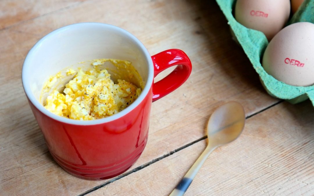 Een eierkopje of een eierdopje?